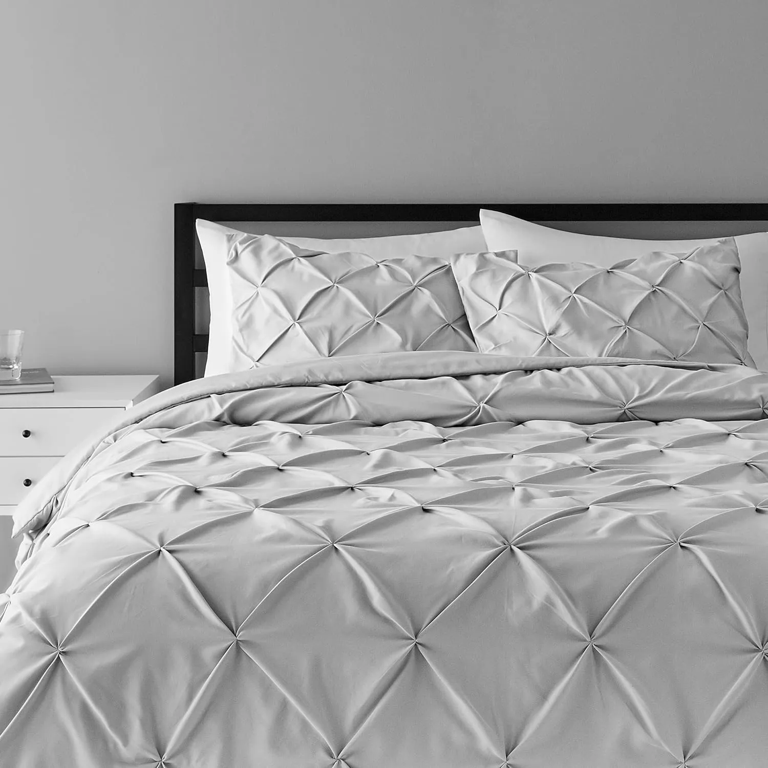 Amazon Basics Light-Weight Microfiber Pinch Pleat Duvet Cover Set