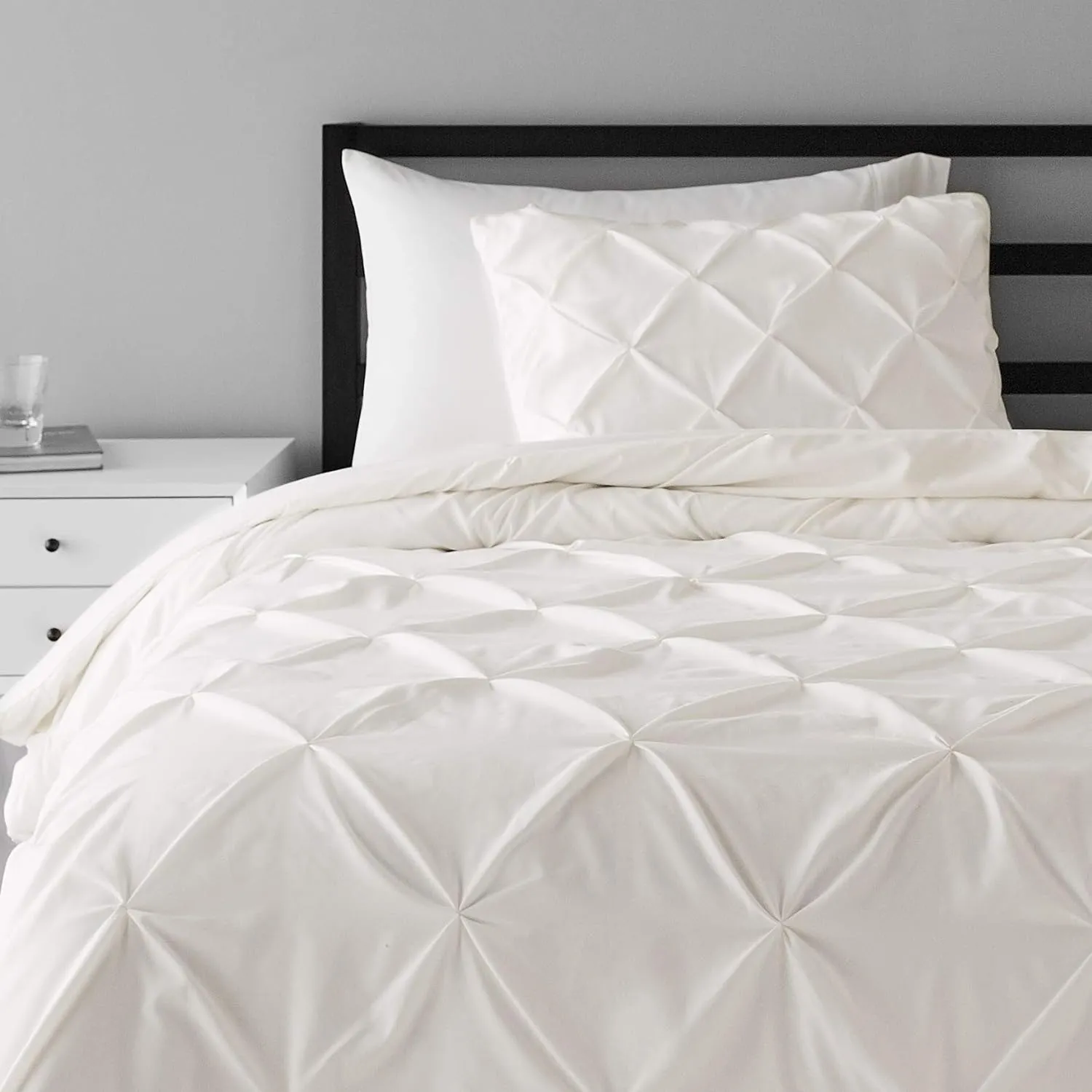 Amazon Basics Light-Weight Microfiber Pinch Pleat Duvet Cover Set