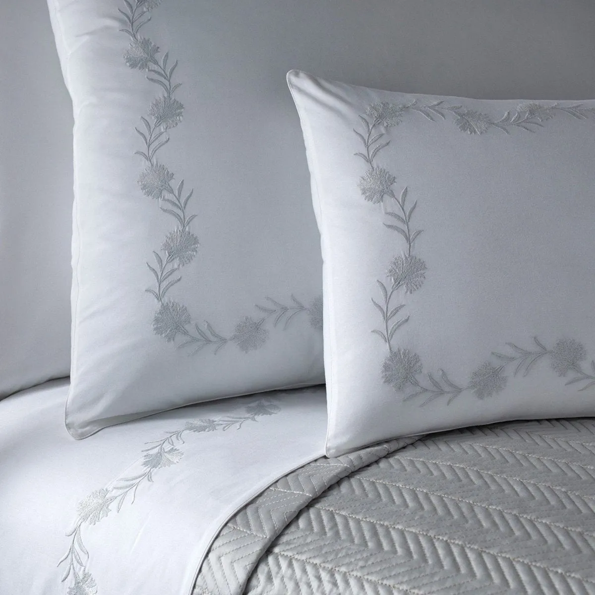 Daphne Bedding by Matouk
