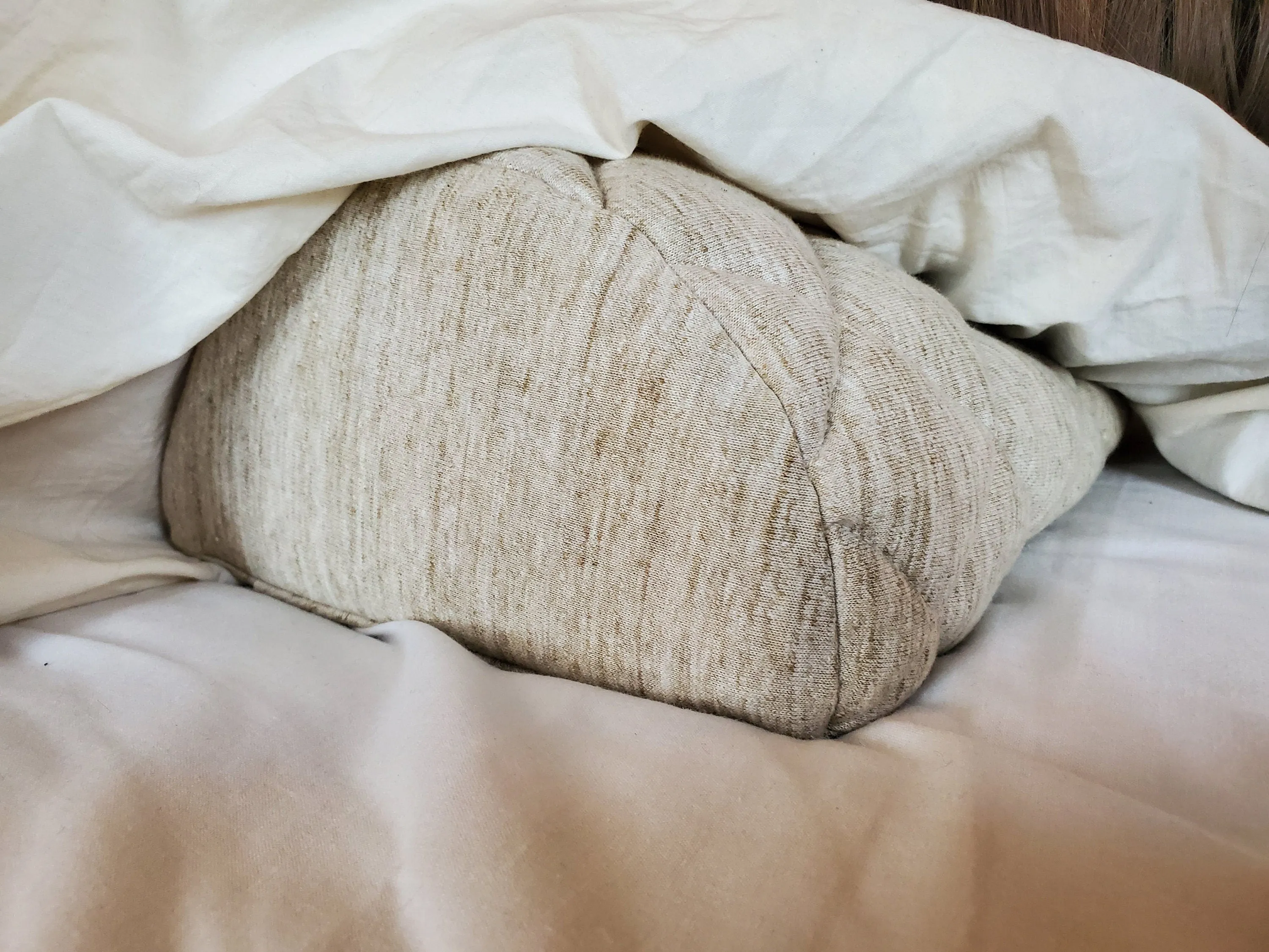 Half Moon Comfort pillow (For Trade Show Only)
